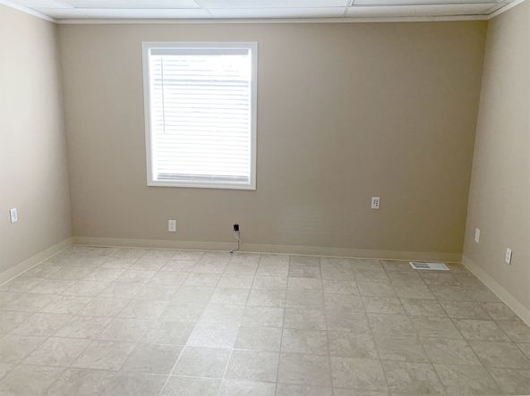 NEWLY REMODELED MEDICAL &/OR OFFICE SPACE: 800 SE 181st Ave, Portland, OR 97233